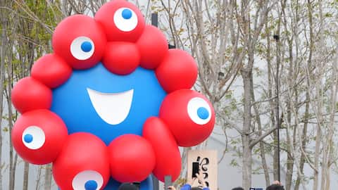 【万博】展示のミャクミャク像、約158万円から譲渡公募　万博閉幕後に引き渡し「こみゃく」も